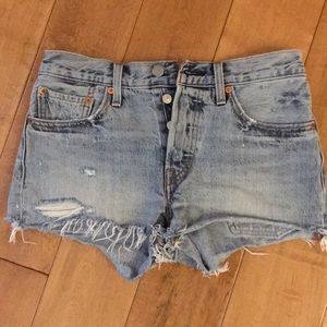 Levis distressed denim mid waisted shorts
